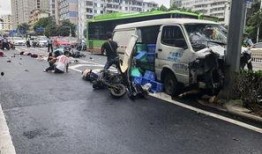 记者爆料车祸视频,惊心动魄！记者现场直击车祸瞬间